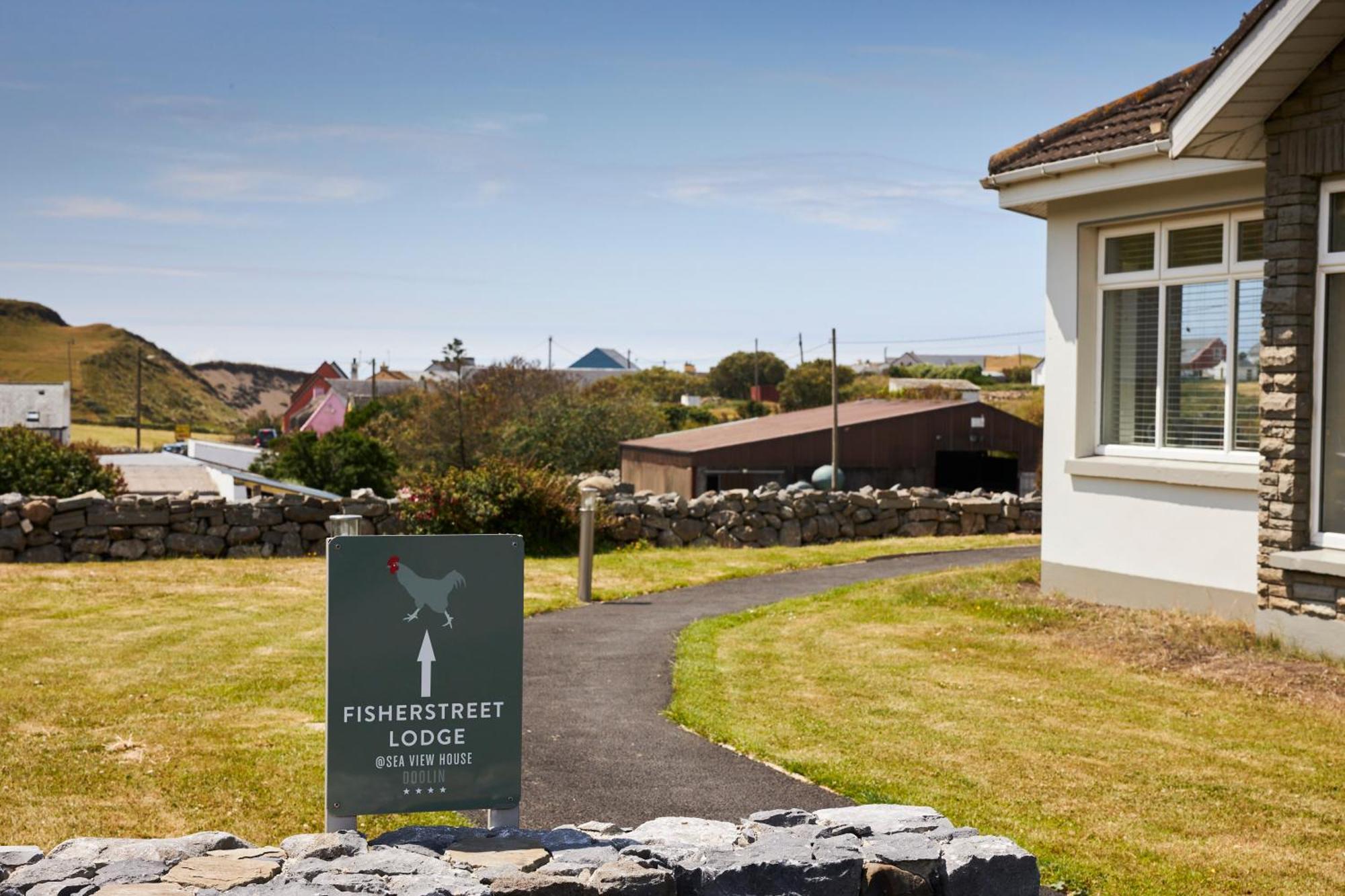 Luxury Lodges In Doolin Village With Hot Tubs Oda fotoğraf